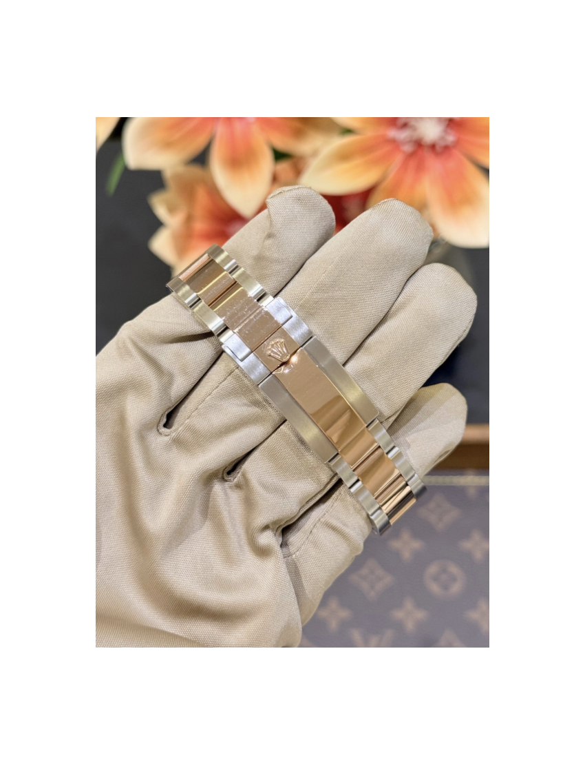 Rolex GMT-MASTER II “Rootbeer”